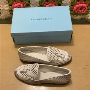 Antonio Melani white loafers 7 1/2